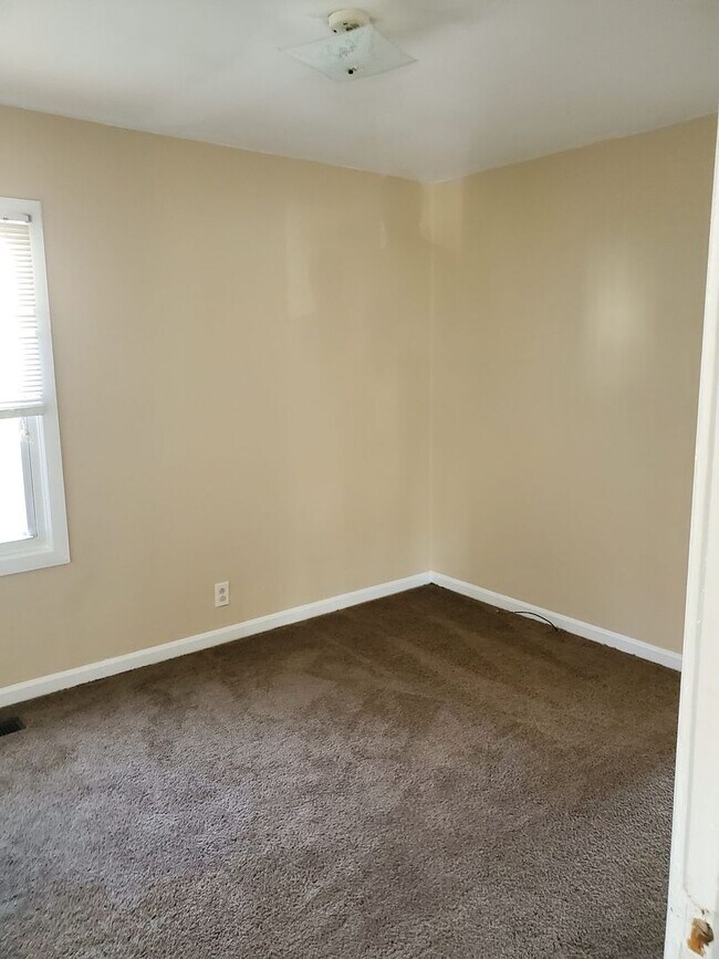 Building Photo - 3Bed/1Bath