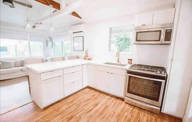 Foto del edificio - 328A Oneawa St