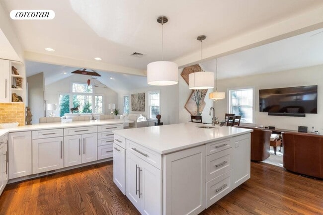 Building Photo - 76 W Gate Rd