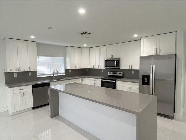 Building Photo - 29905 SW 149th Ct