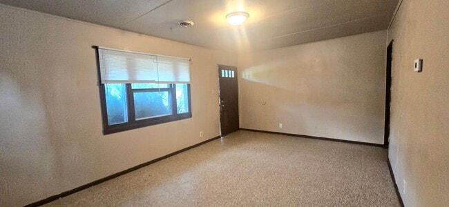 Building Photo - 2 Bedroom, 1 bath near Mueller Park