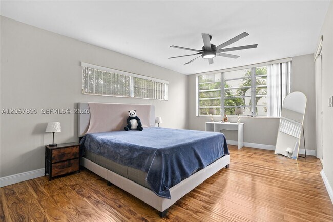 Foto del edificio - 1690 NE 191st St