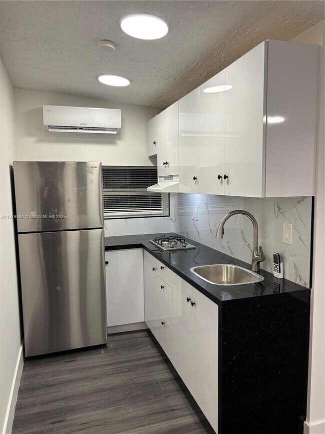 Foto del edificio - 3020 NW 161st St