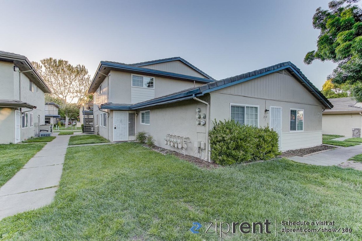 Primary Photo - 2118 Peppertree Way