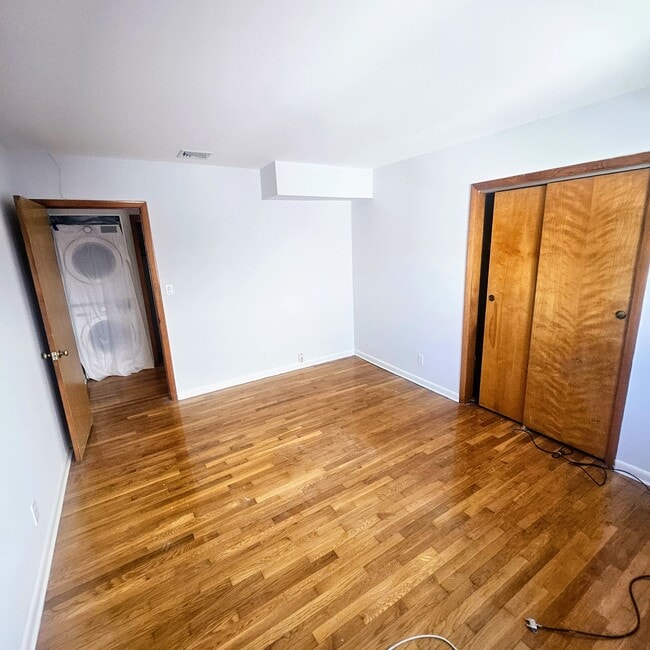 Pasillo dormitorio/lavadero - 109 Rockwell St