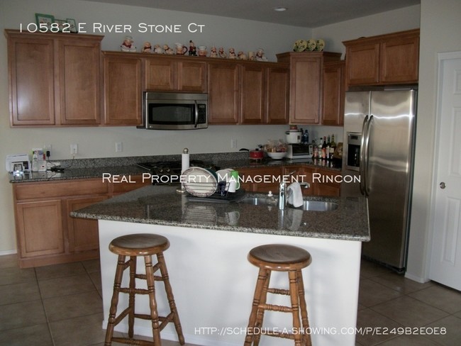 Building Photo - Gorgeous 4 Bed/3bath Home in Vail!