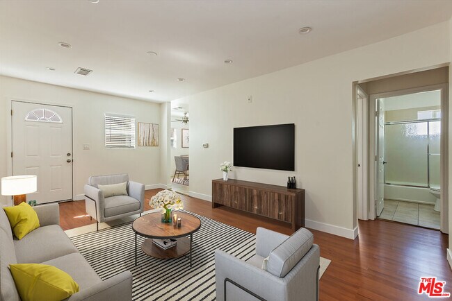 Foto del edificio - 1206 Beachwood Dr