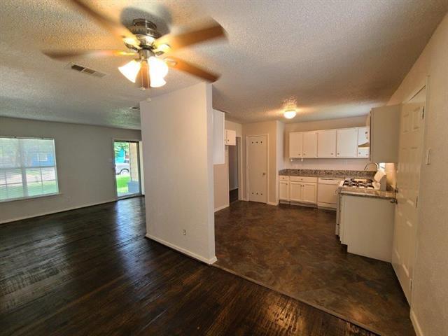 Building Photo - 11834 Broadmoor Dr