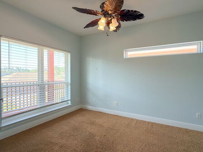 Foto del edificio - 2572 Gulf Breeze Ave