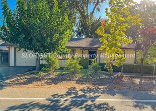 Building Photo - 502 Florence St