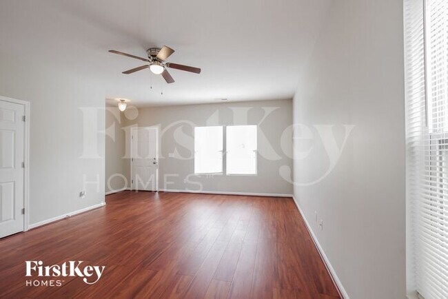 Building Photo - 1732 Larne Cir