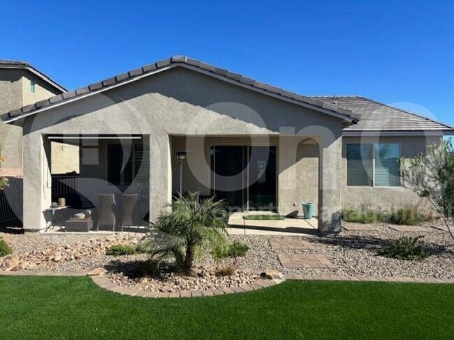 Building Photo - 10701 W Whitehall Dr
