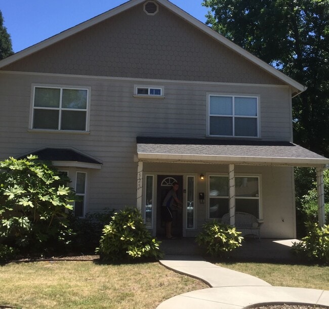 The Chico House! - 525 W 1st Ave