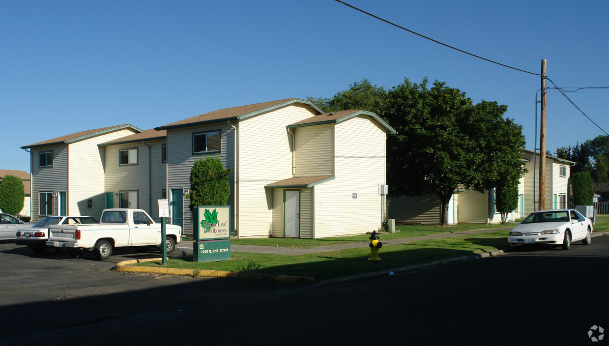 Primary Photo - Maple Leaf Townhouses