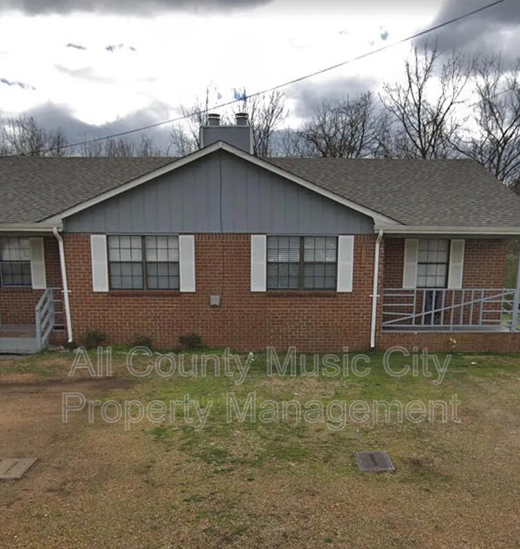 Primary Photo - 3116 Creekwood Dr