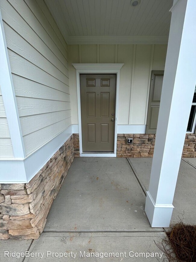 Building Photo - 4 br, 2.5 bath House - 46 Longbrooke Dr. SE