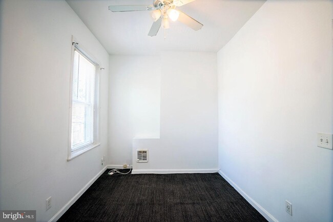Building Photo - 2216 Reed St