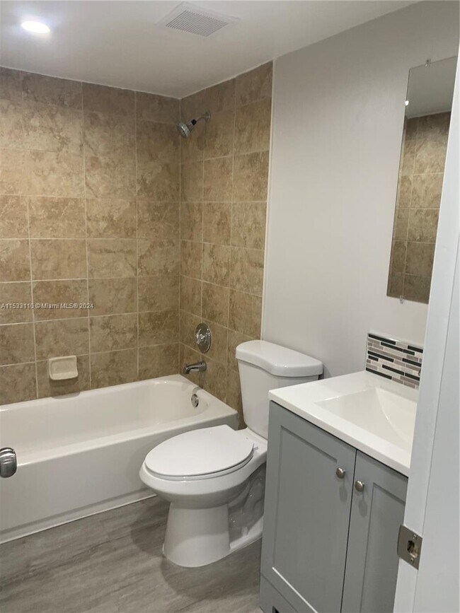 Foto del edificio - 28160 Pine Haven Way