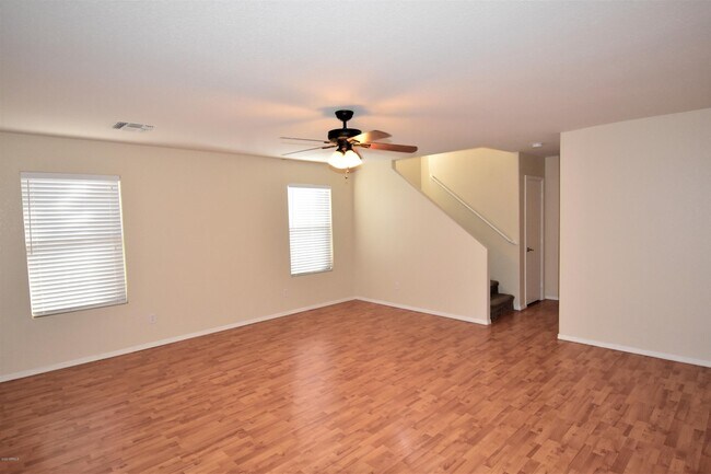 Building Photo - 2455 E Peach Tree Dr