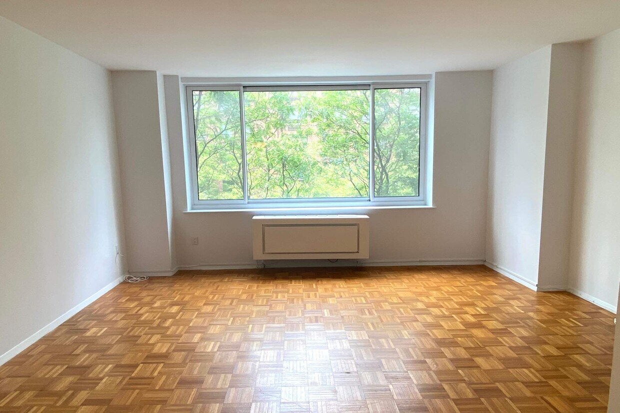 Foto principal - 250 S End Ave