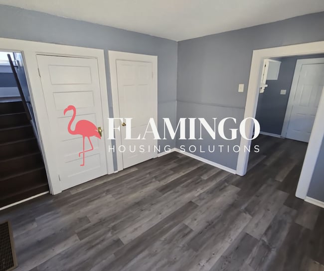 Building Photo - 3114 W Hillcrest Ave