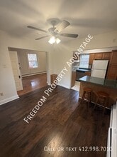 Building Photo - 1305 Stem St