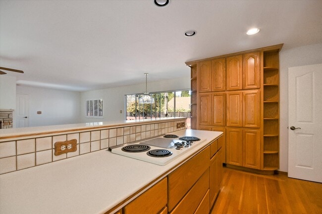 Foto del edificio - 1516 Whipple Ave