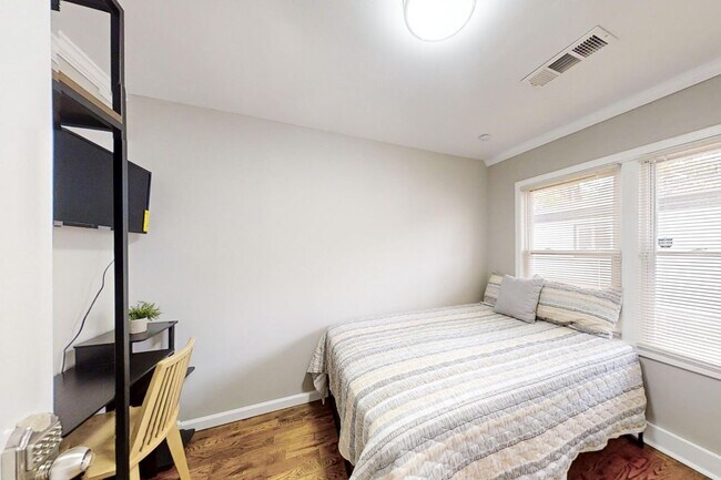 Foto del edificio - 1447 Akridge St NW