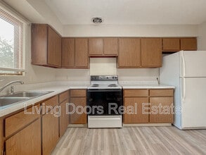 Building Photo - 4711 Gladstone St