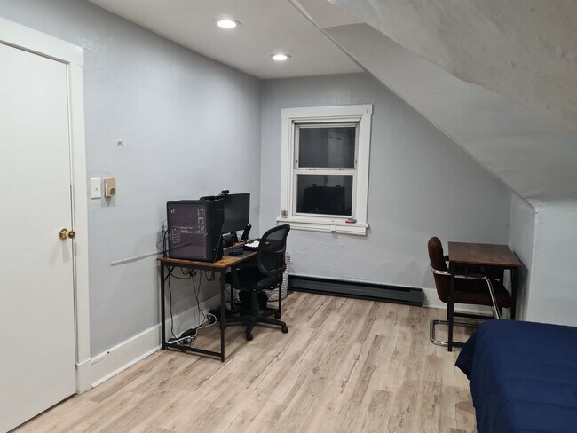 Foto del edificio - 2118 Murray Ave