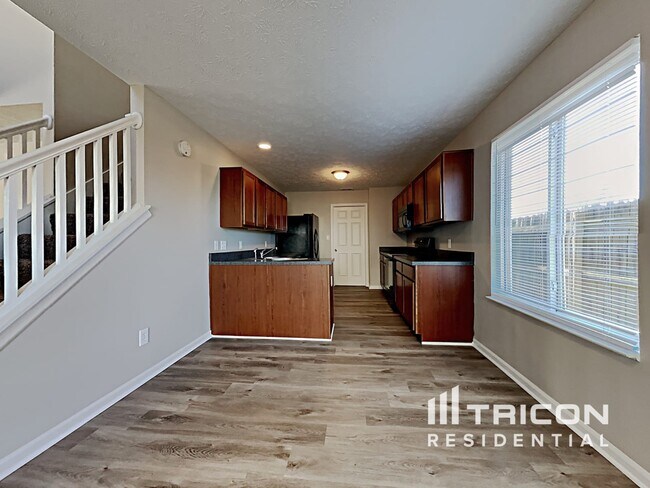 Foto del edificio - 644 Scotch Pine Dr