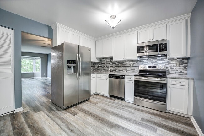 Building Photo - 13711 Flowing Brook Ct