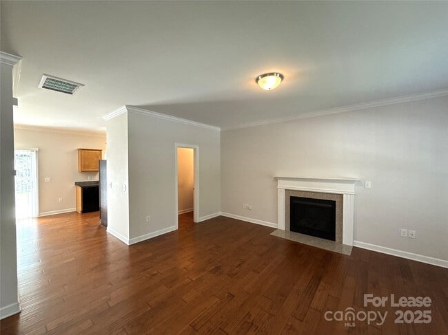 Building Photo - 1224 Summerville Rd