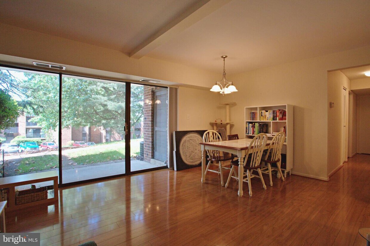 Primary Photo - 4416 Island Pl