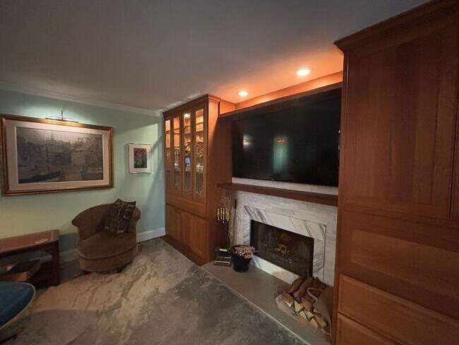 Foto del edificio - 1155 Village Creek Ln