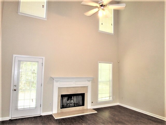 Building Photo - 515 Draycott Court SW