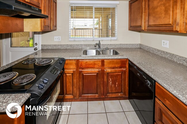 Building Photo - 5732 N 41st Ave