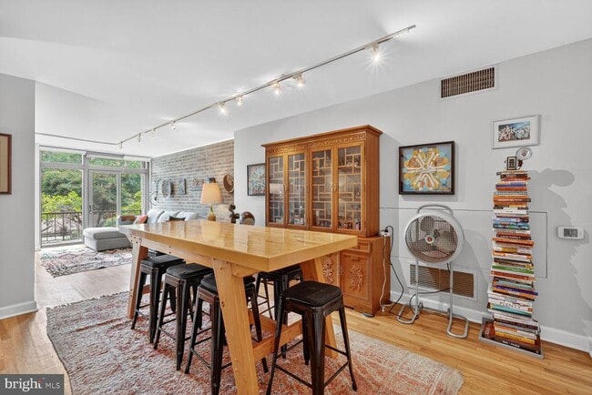 Foto del edificio - 333 N St SW