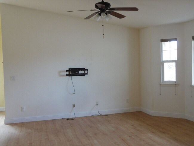 Foto del edificio - Large Home on large lot in Dayton Nevada