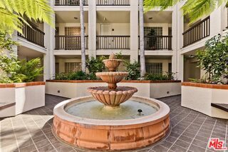 Foto del edificio - 2142 Century Park Ln
