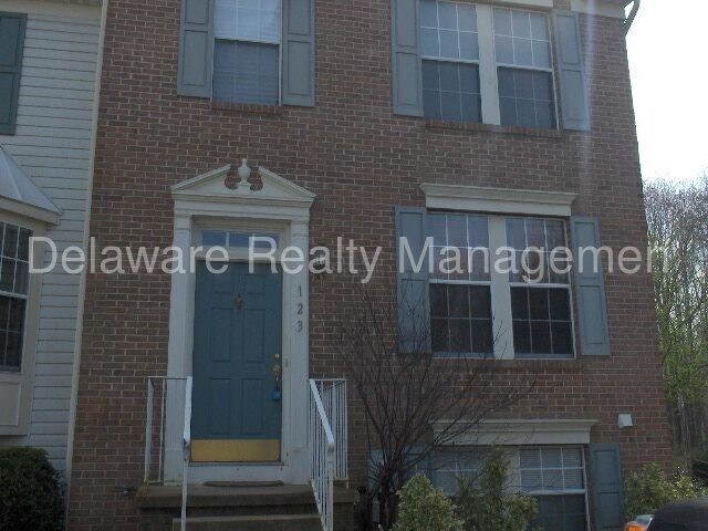 Foto del edificio - Lovely 3 bedroom end unit in Perch Creek