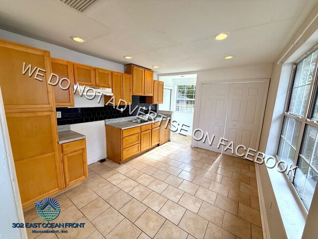 Building Photo - Beautiful 3 Bedroom 1 Bathroom now availab...