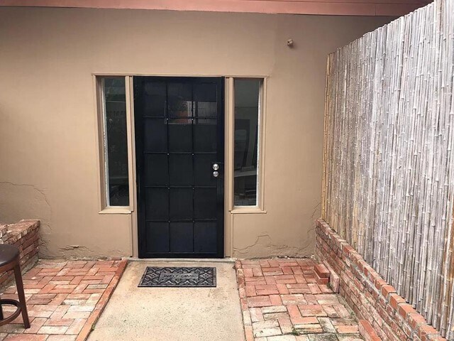 Foto del edificio - 1003 Leonard Ave