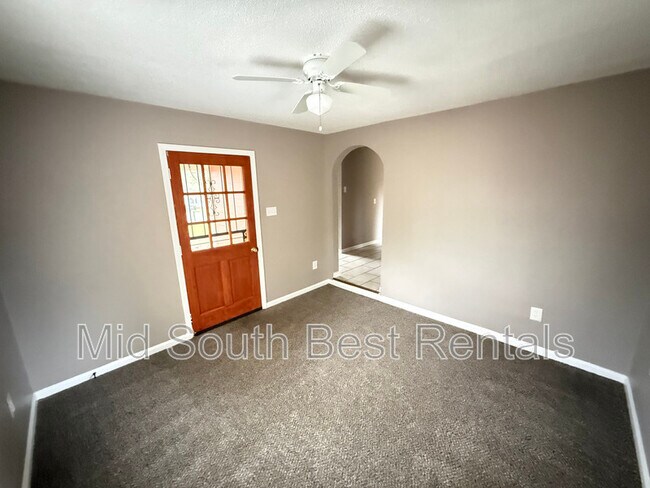 Foto del edificio - 4179 Leacrest Cove