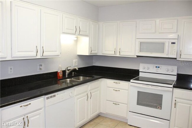 Building Photo - 3 br, 2 bath Condo - 605 Fenton Pl