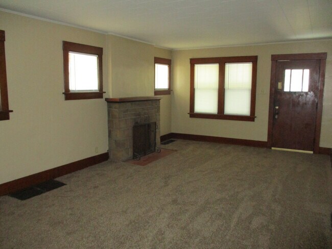 Foto del edificio - 2 BEDROOM HOME!