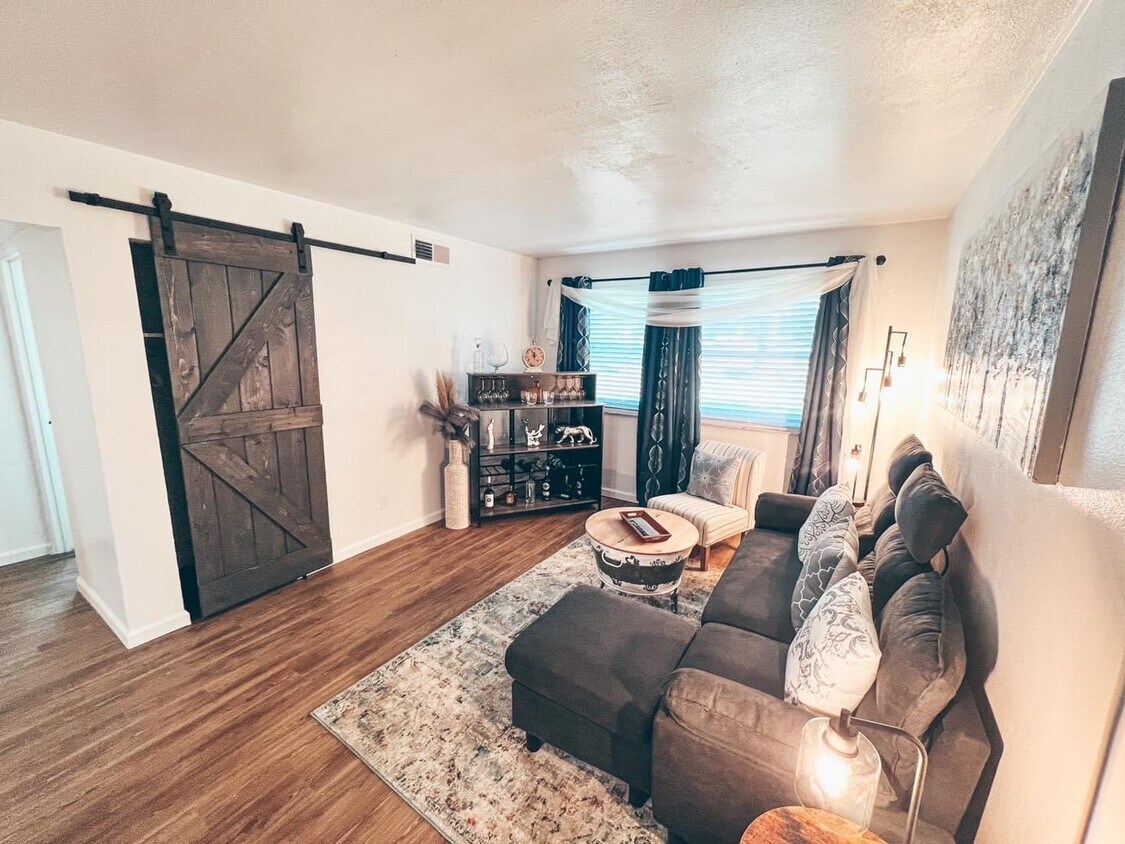 Jenn Station Apartments 8893 Maya Ln Jennings, MO