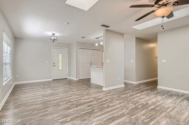 Building Photo - 3 br, 2 bath House - 2630 S Oak Avenue