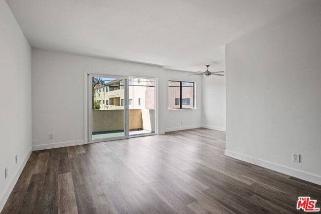 Building Photo - 12033 Goshen Ave