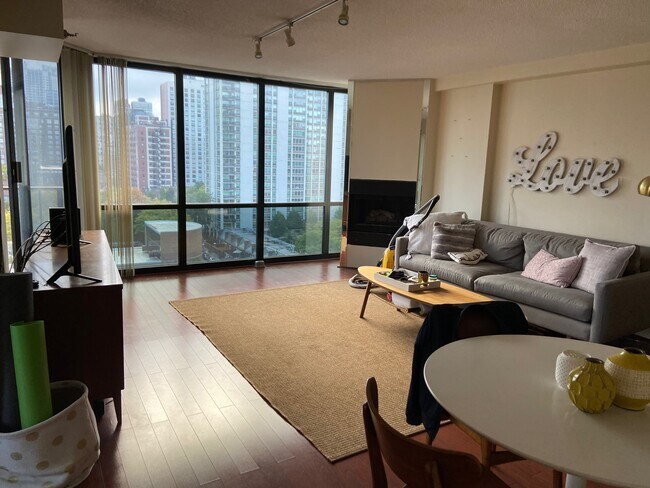 Foto del edificio - 1309 N Wells St